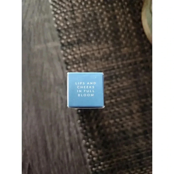 NIB BLOOMEFFECTS Tulip Tint Lip & Cheek Balm - Crispa Coral - FULL SIZE - Picture 4 of 5